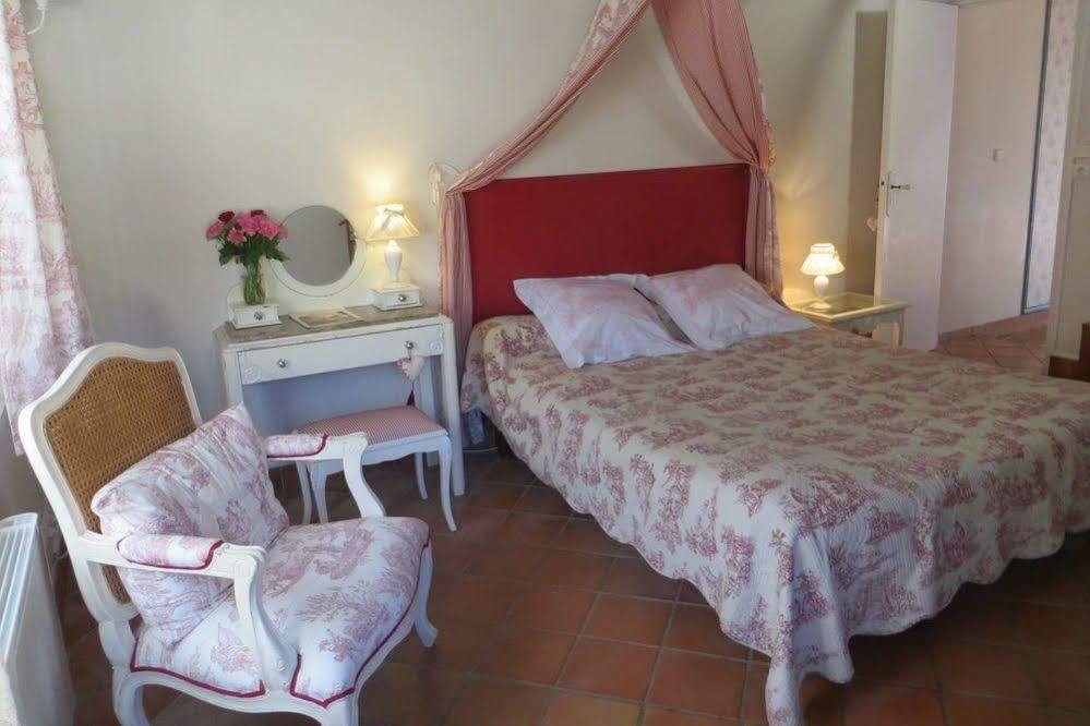 Aux Trois Fontaines Bed & Breakfast Eynesse Exterior photo